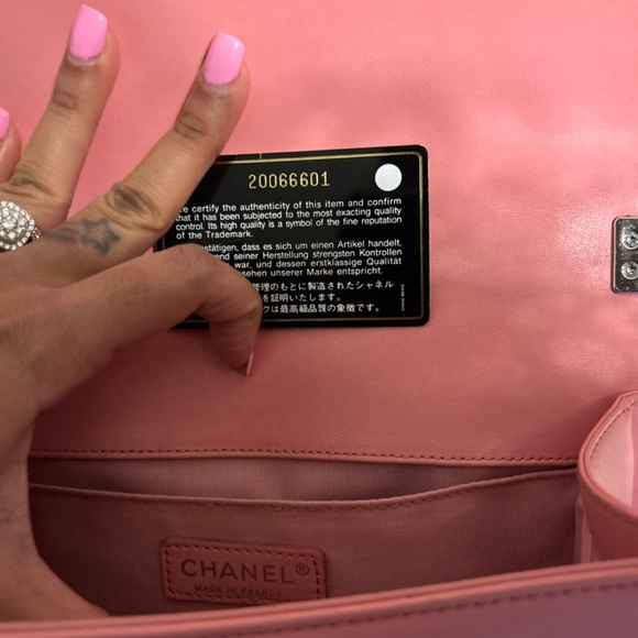 Chanel Calfskin Chevron Quilted Medium Boy Flap Pink - Picture 4 of 4